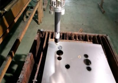 Mašina za rezanje plazme za gvozdene limove seče metalne materijale kao što su gvožđe bakarne ploče od nehrđajućeg čelika